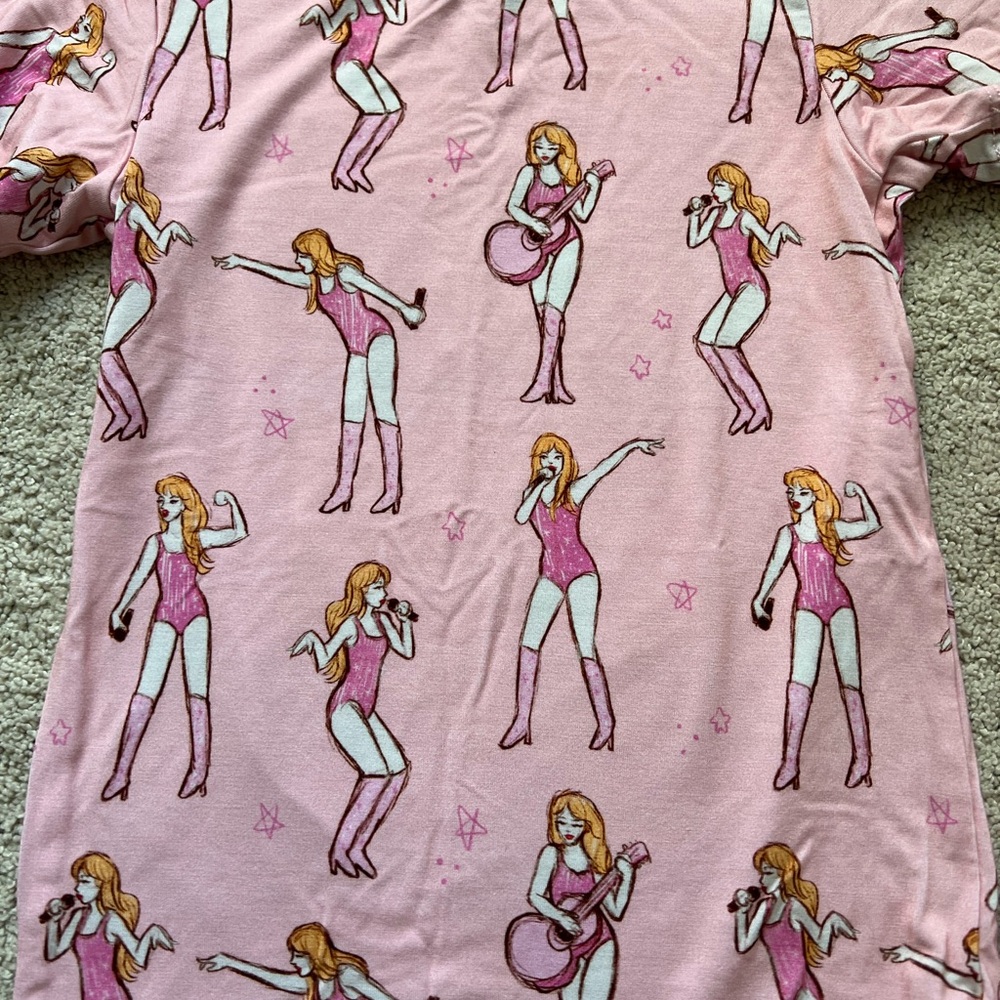 Made By Molly Girly T Swift Inspired Two-Piece Set NWOT 4T - Picture 2 of 3
